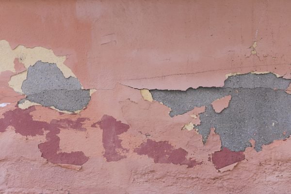 concrete-wall-with-paint-peeling